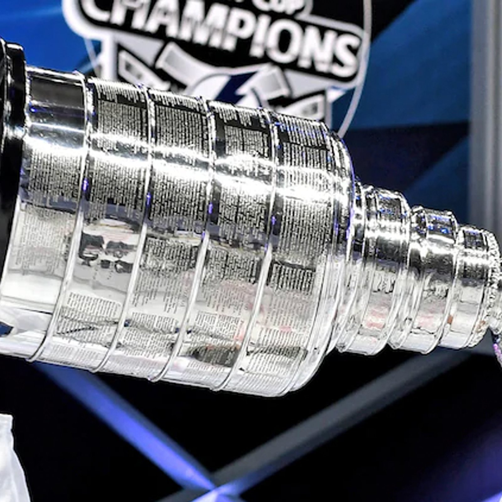 Insider Pierre LeBrun claims Stanley Cup champion would waive no-trade clause for Maple Leafs