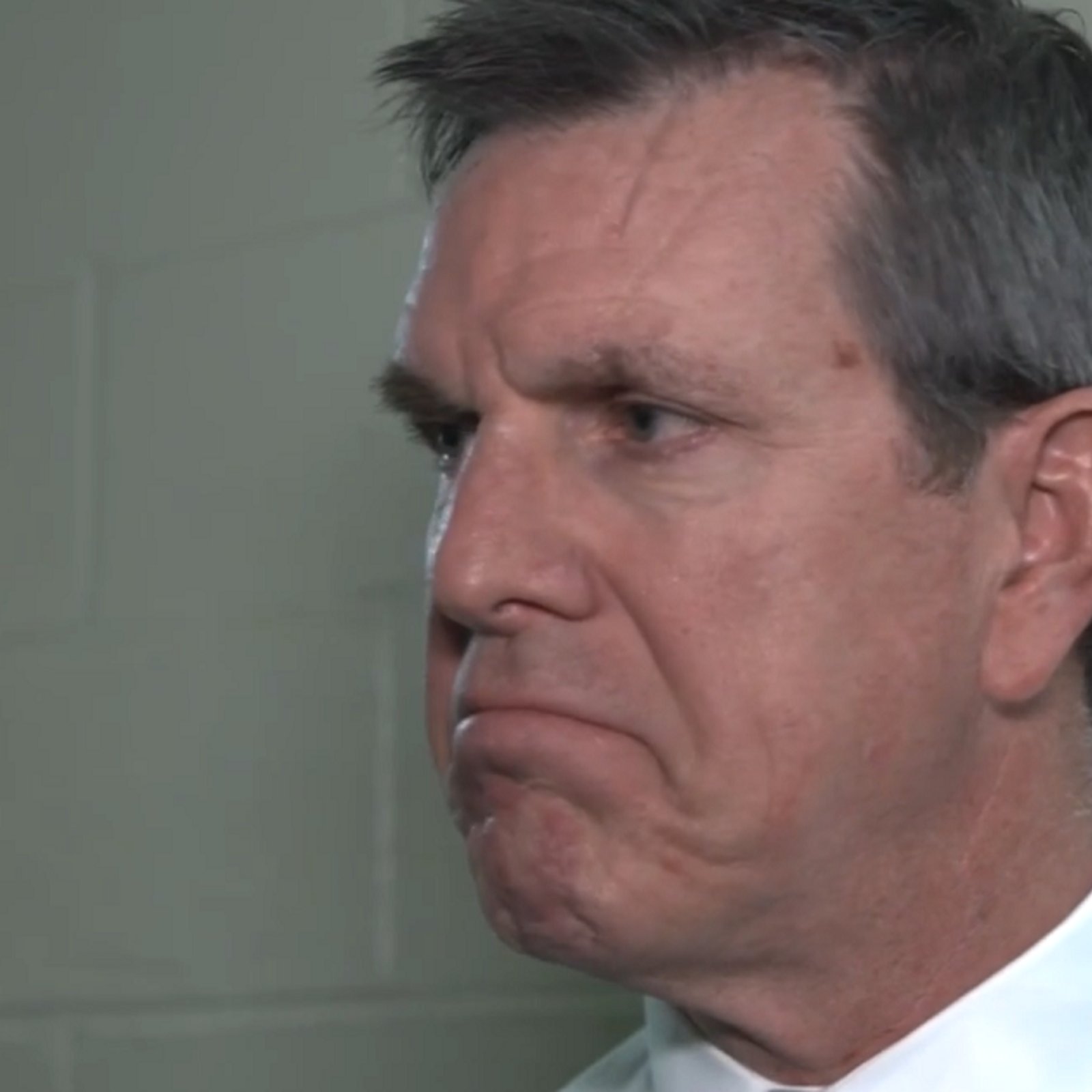 Matthew Knies “embarrasses” Mike Sullivan and the Penguins.