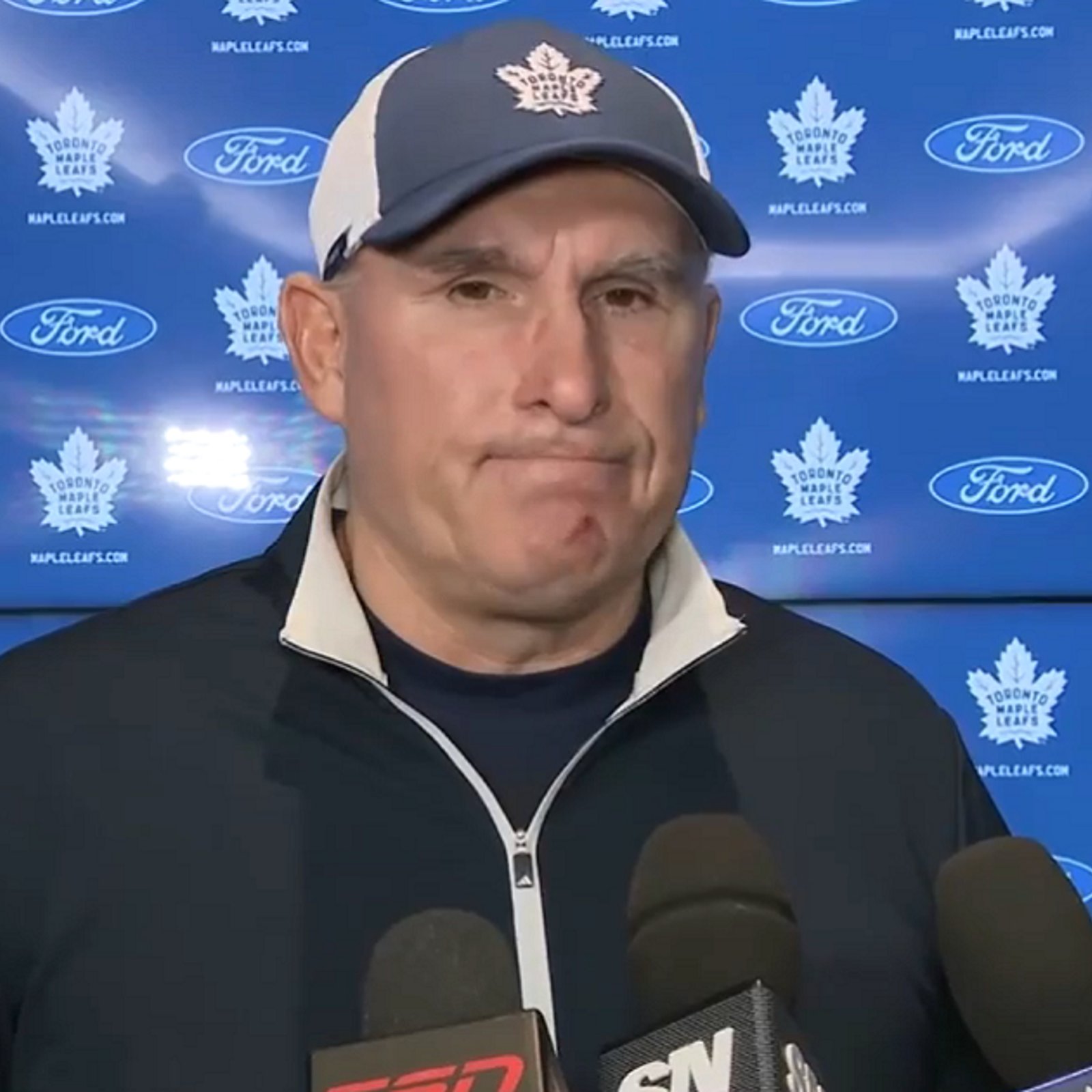 Craig Berube calls out his locker room after loss to Ottawa.