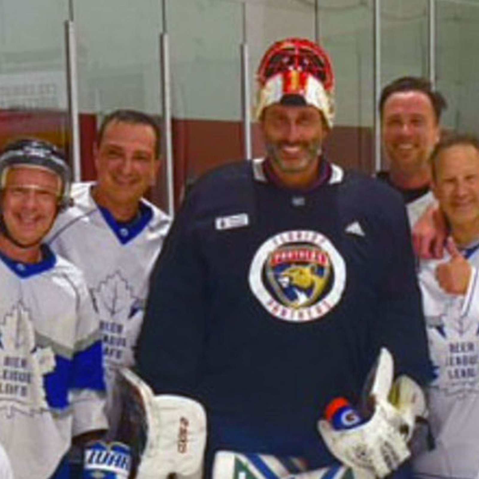 Luongo crashes beer-league game after team posts 'goalie needed' ad on Facebook