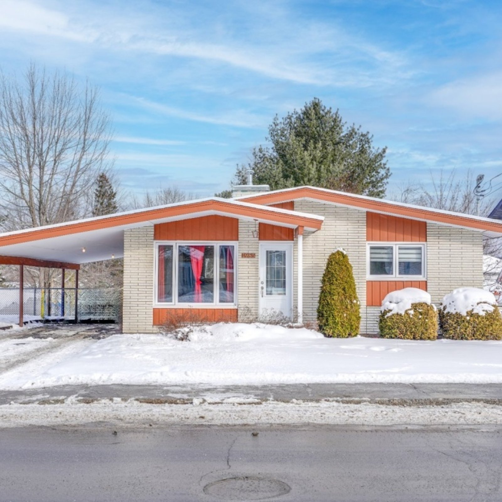 Coquette maison de 5 chambres à coucher, à vendre pour 249 000 $