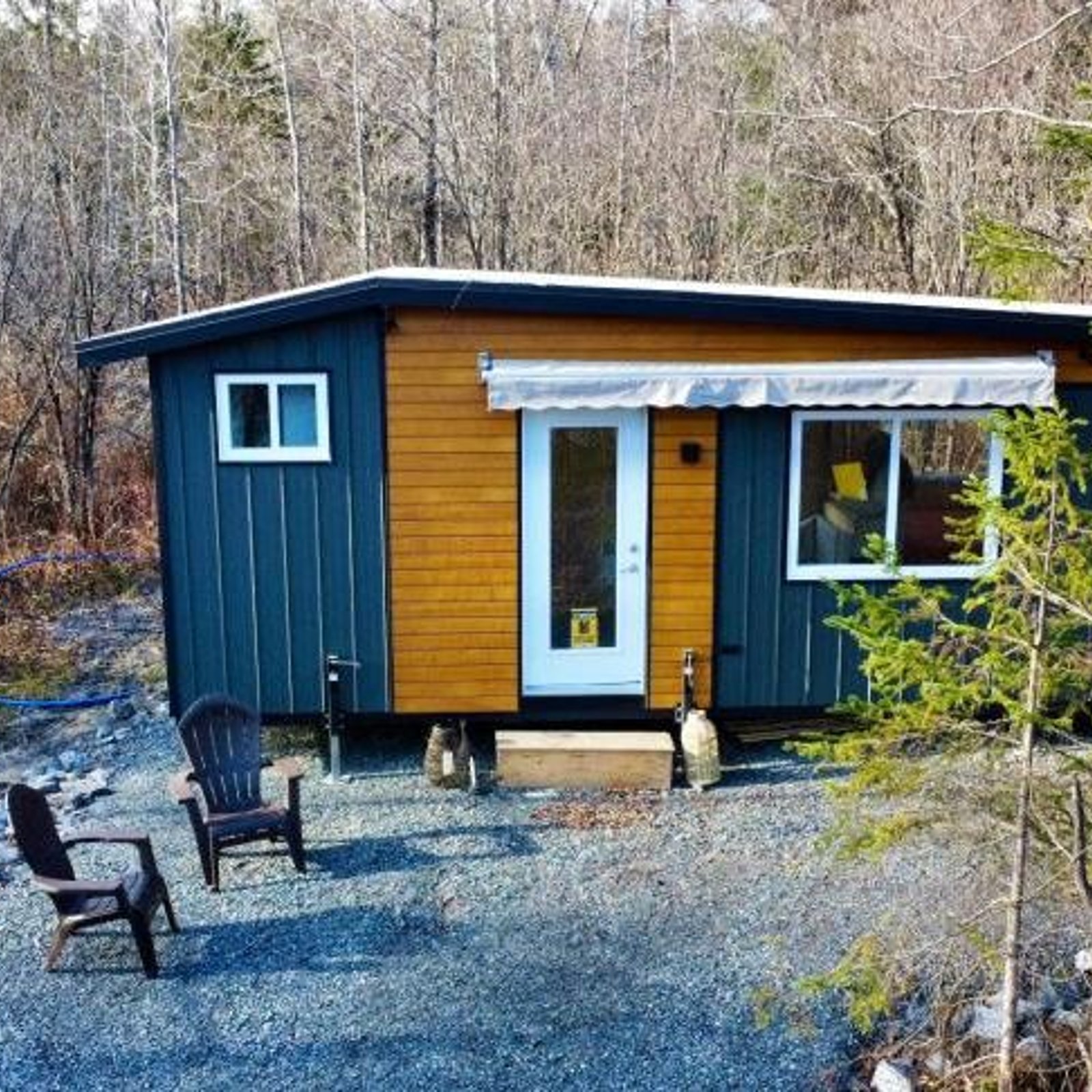 Charmante mini maison flambant neuve à vendre pour 98 000 $