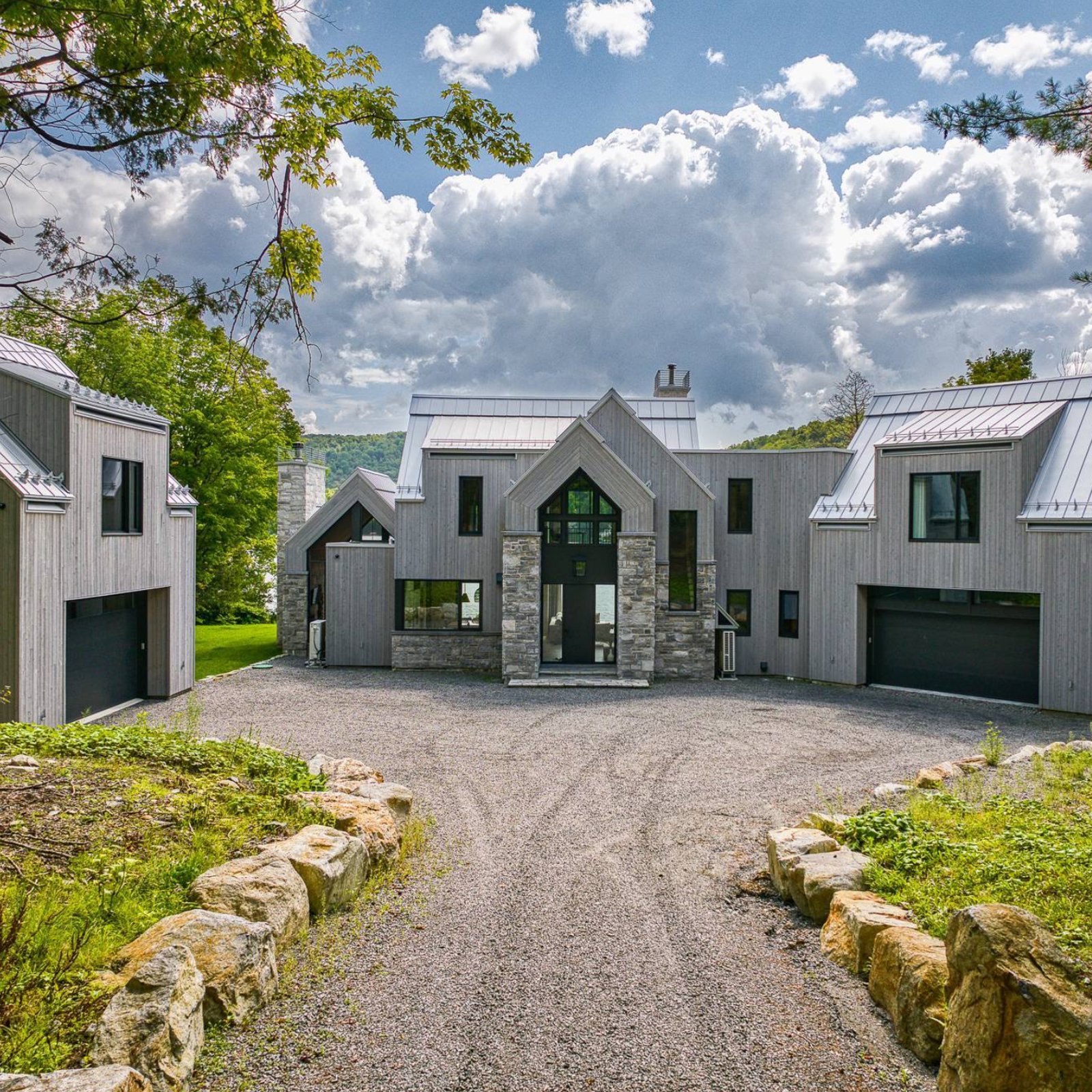 L’impressionnant chalet du joueur de hockey Jonathan Bernier est à vendre