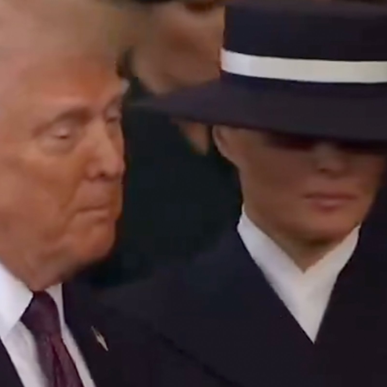 Des internautes ont une théorie sur la tenue de Melania Trump à l'investiture de Donald Trump