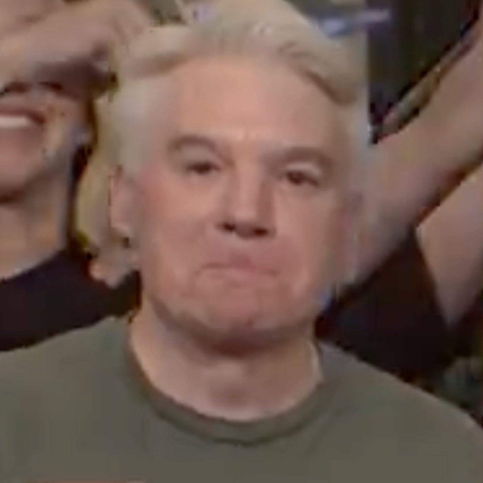 Mike Myers porte un t-shirt Canadian Tire en direct à la télévision américaine