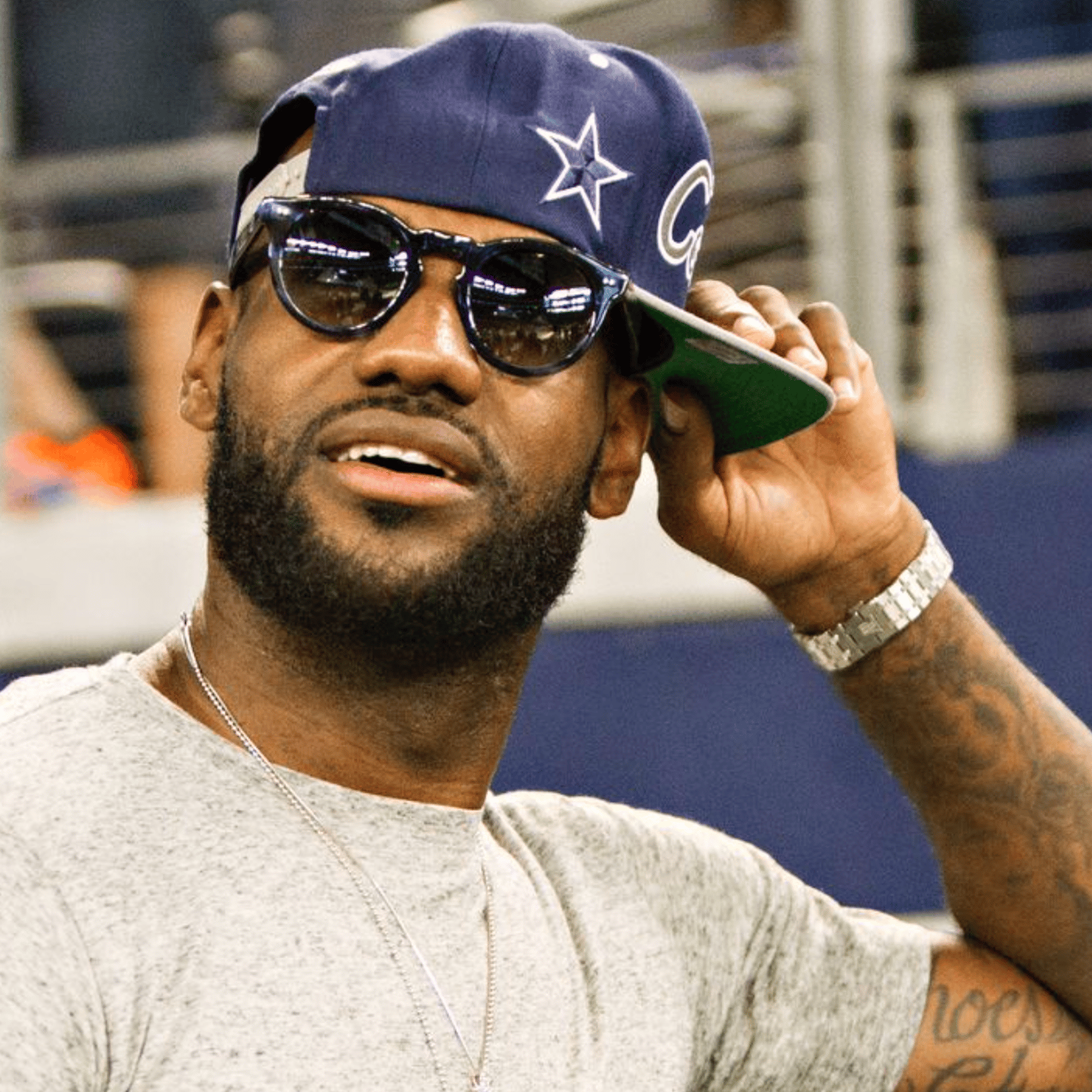 LeBron James rips reporters for lack of Cowboys questions 