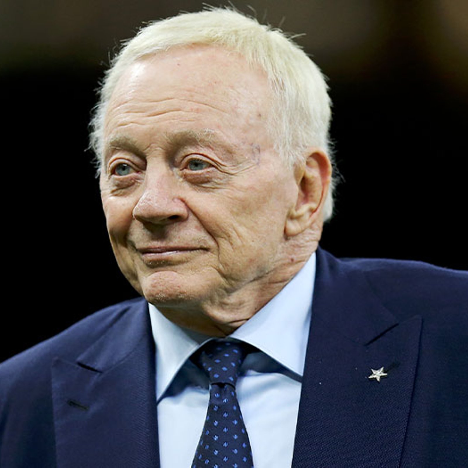 Jerry Jones sounds off on adding help at WR position 