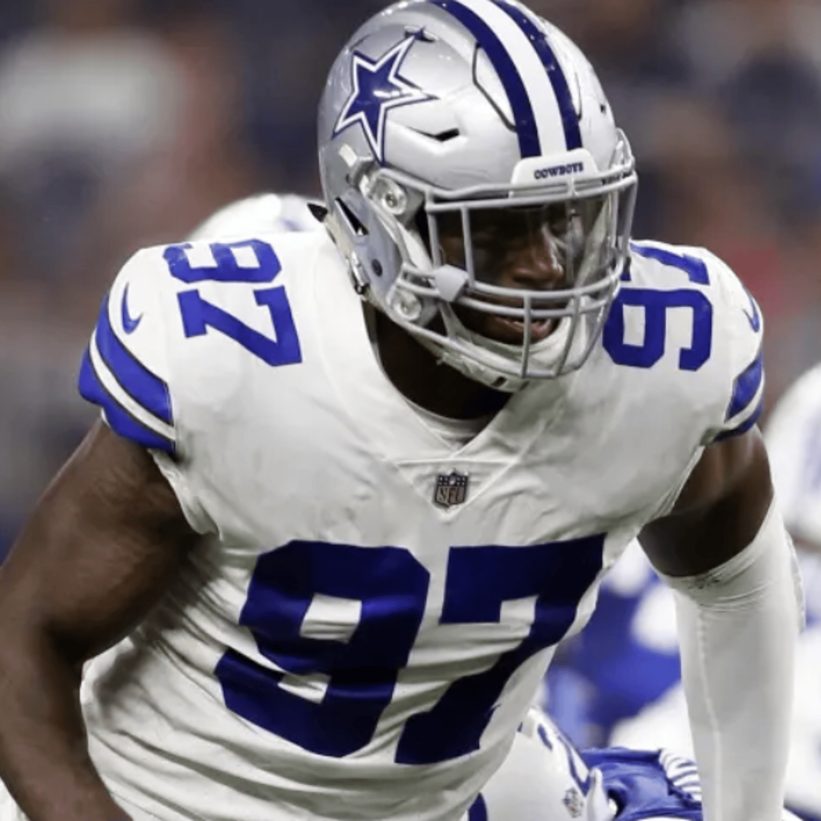 Former Cowboys 1st round pick Taco Charlton signs with bitter rival