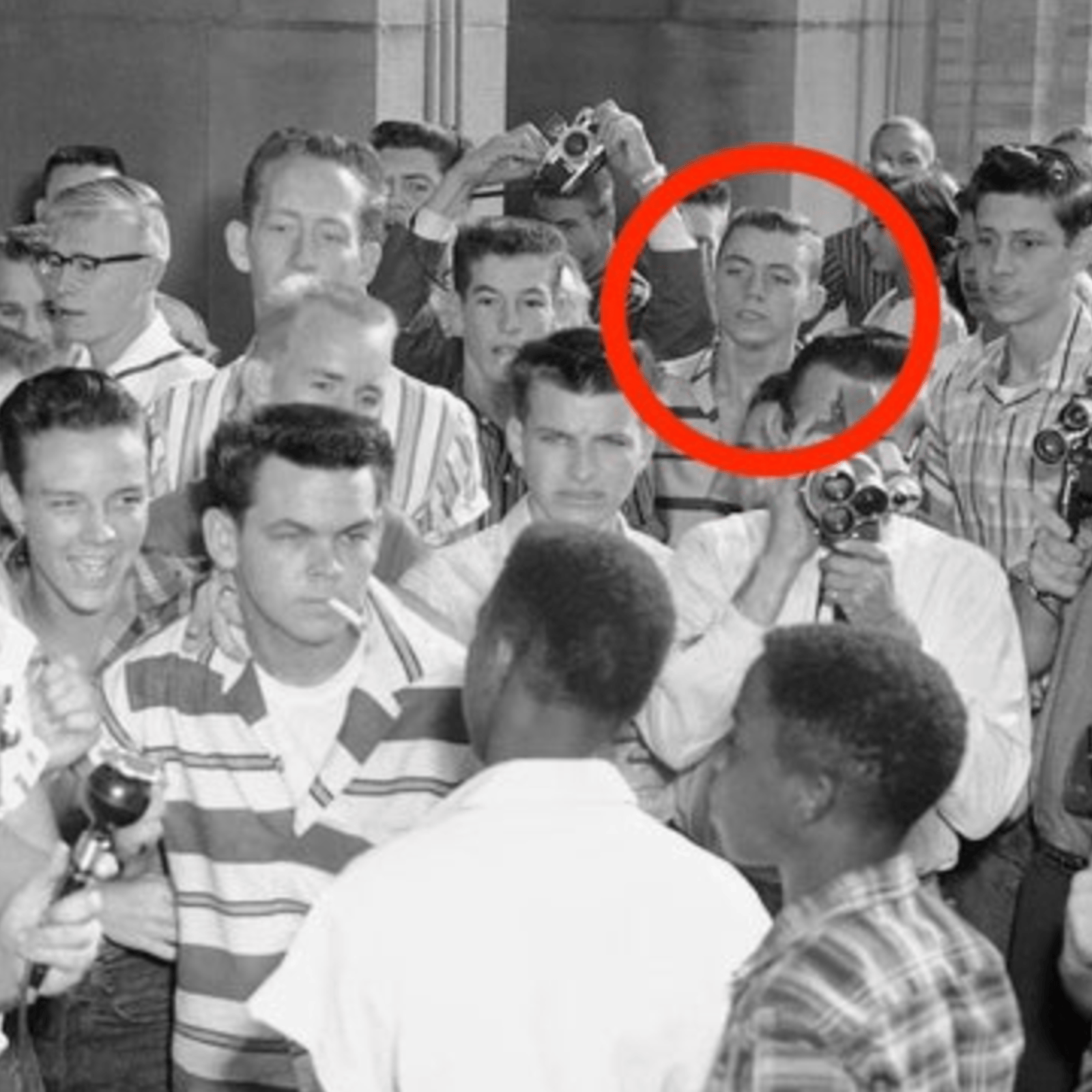 Jerry Jones responds to controversial 1957 photo