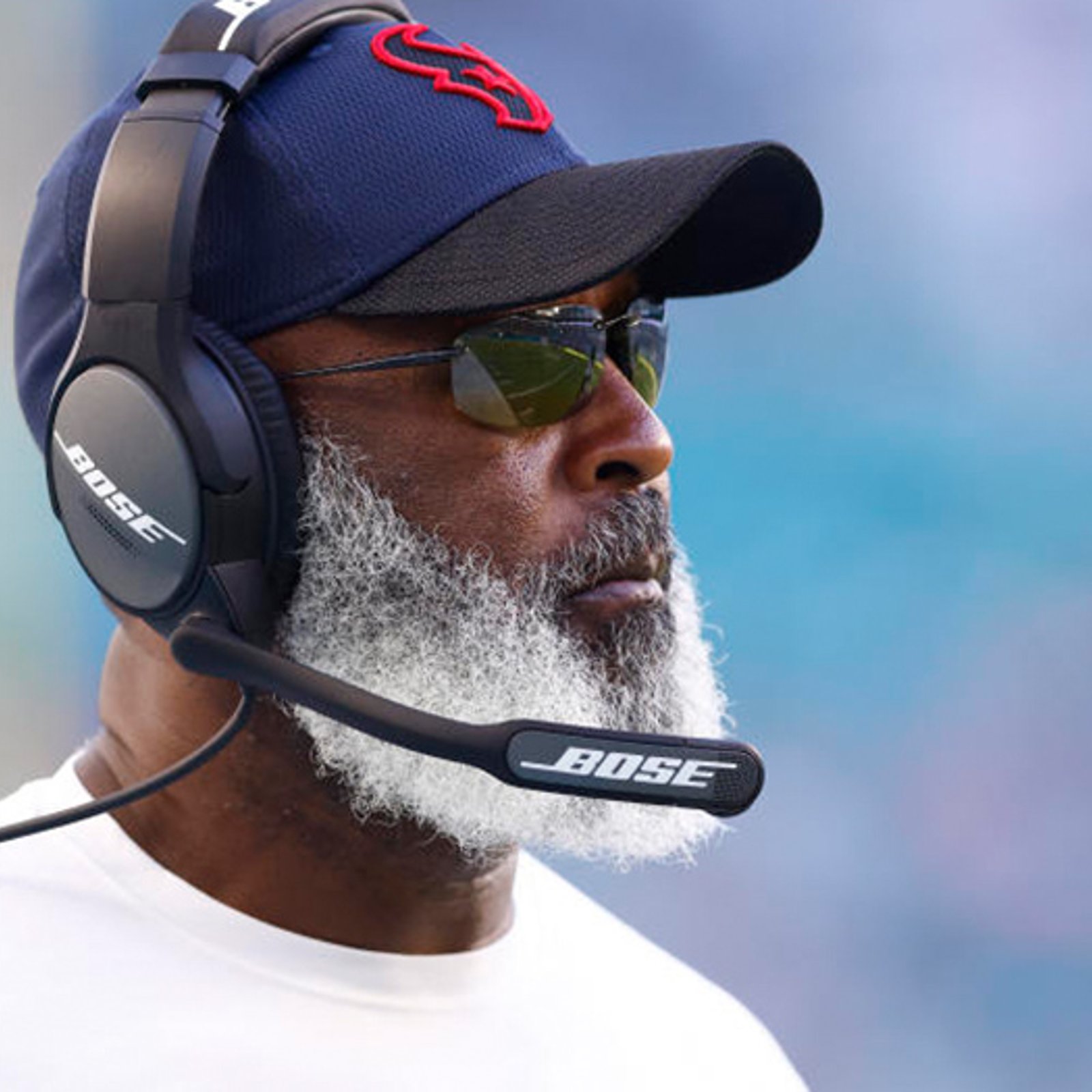 Houston Texans to hire former Chicago Bears head coach Lovie Smith! 