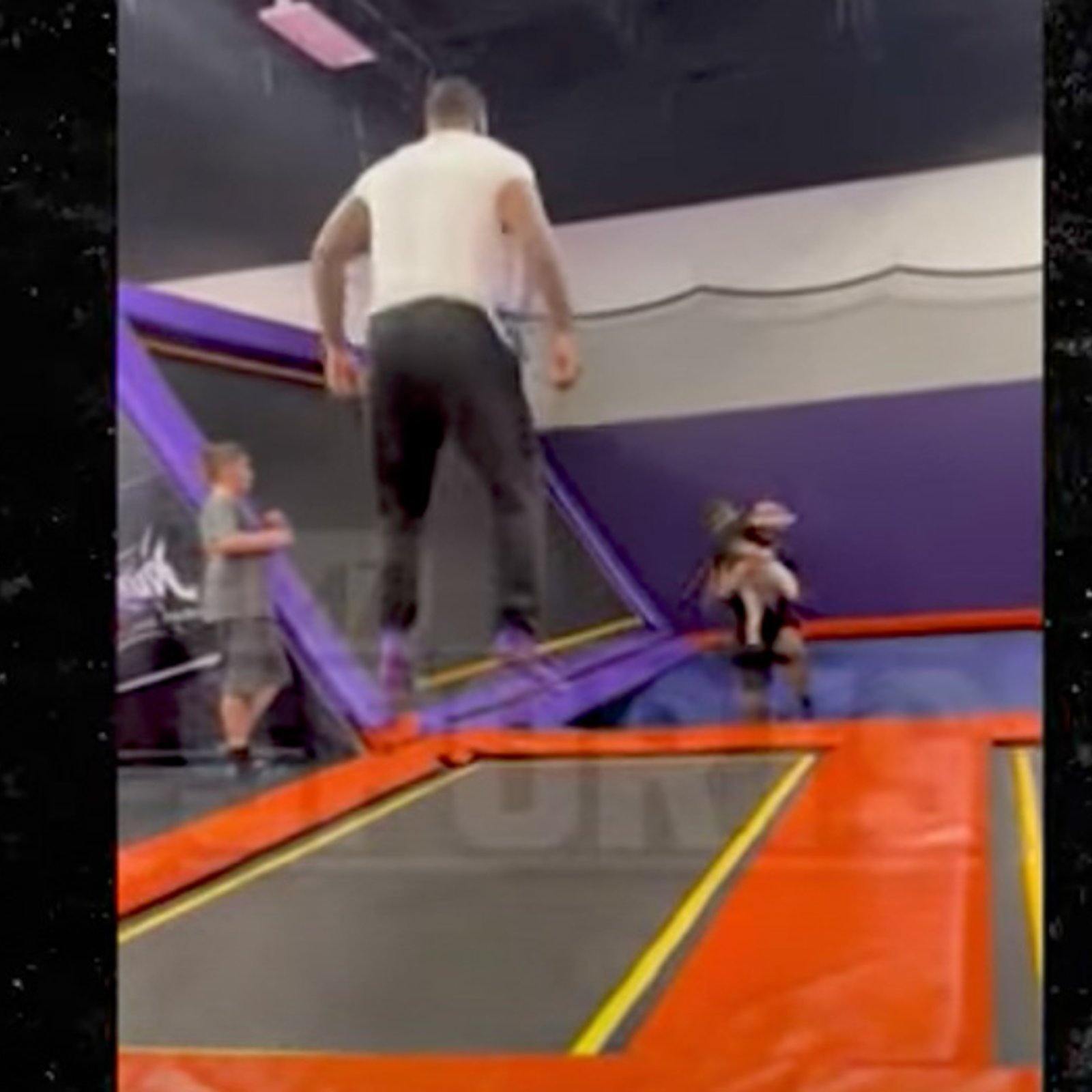 MUST SEE: Dallas Cowboys star Micah Parsons hits trampoline park with his son 