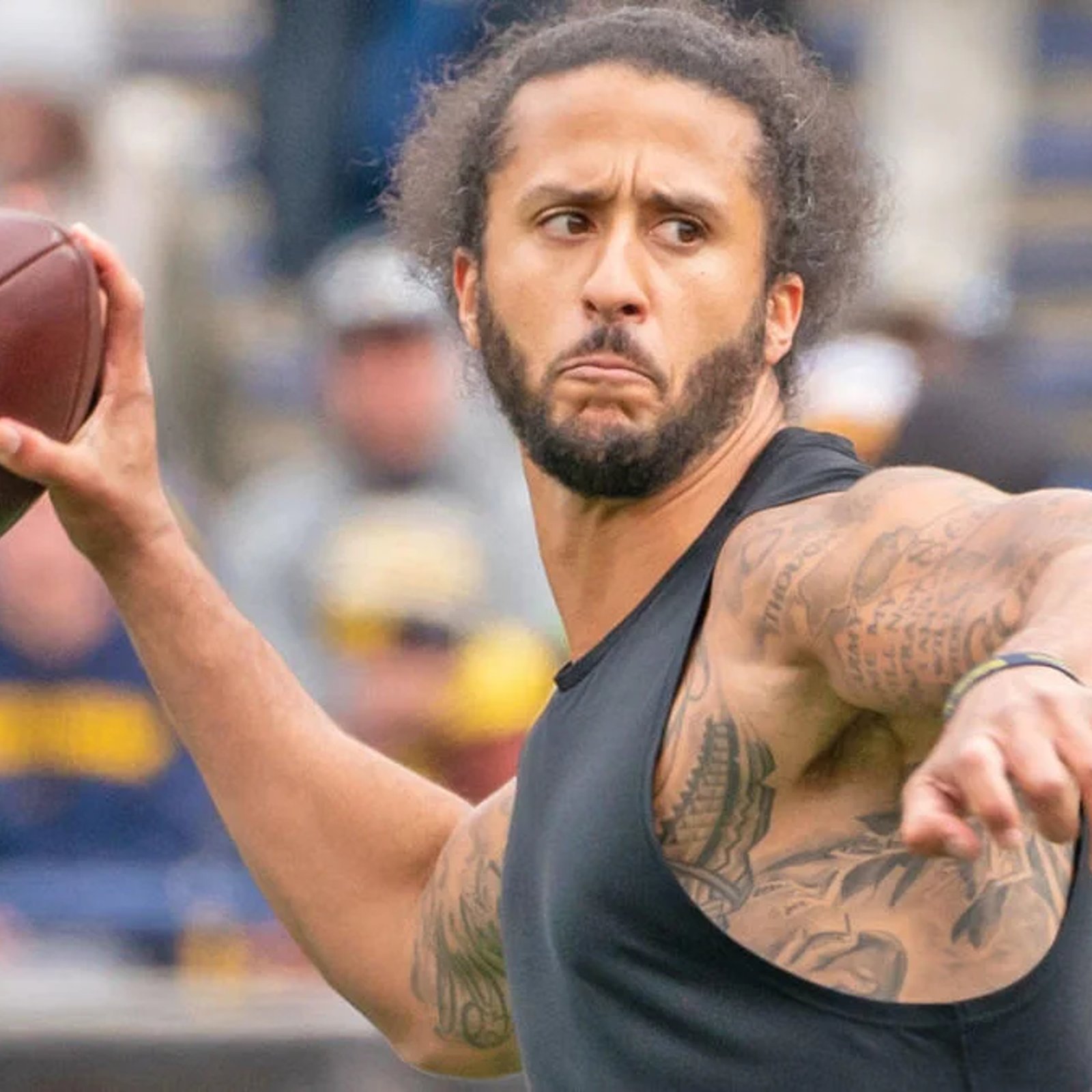 Colin Kaepernick calls out Raiders for not signing him 