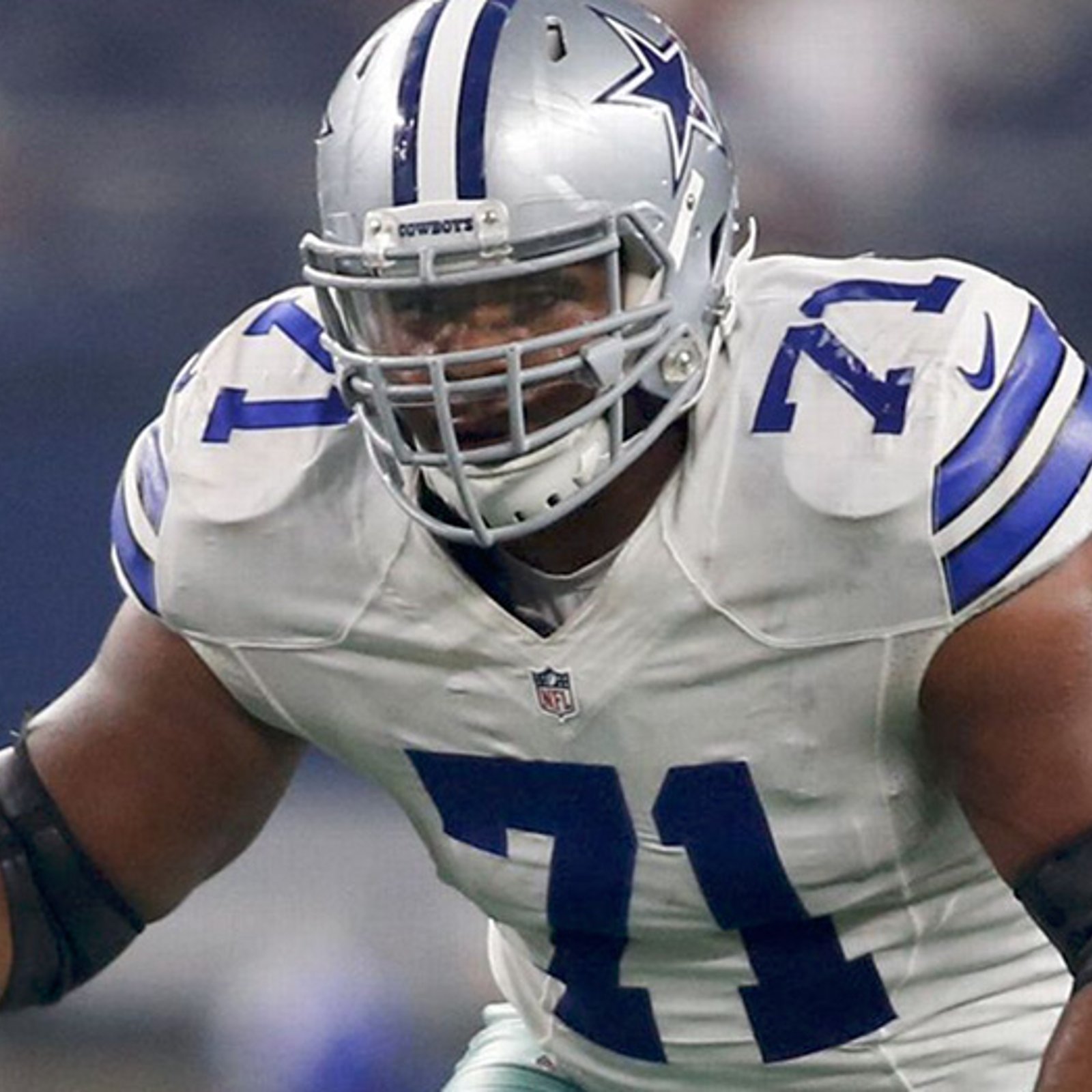 Report: Dallas Cowboys trying to trade OL La'el Collins!