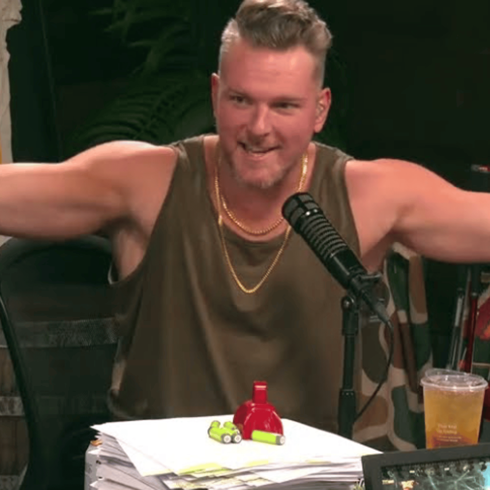 Pat McAfee issues major apology 