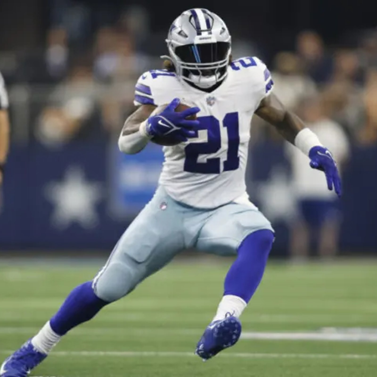 Ezekiel Elliott leaves with lower body injury 