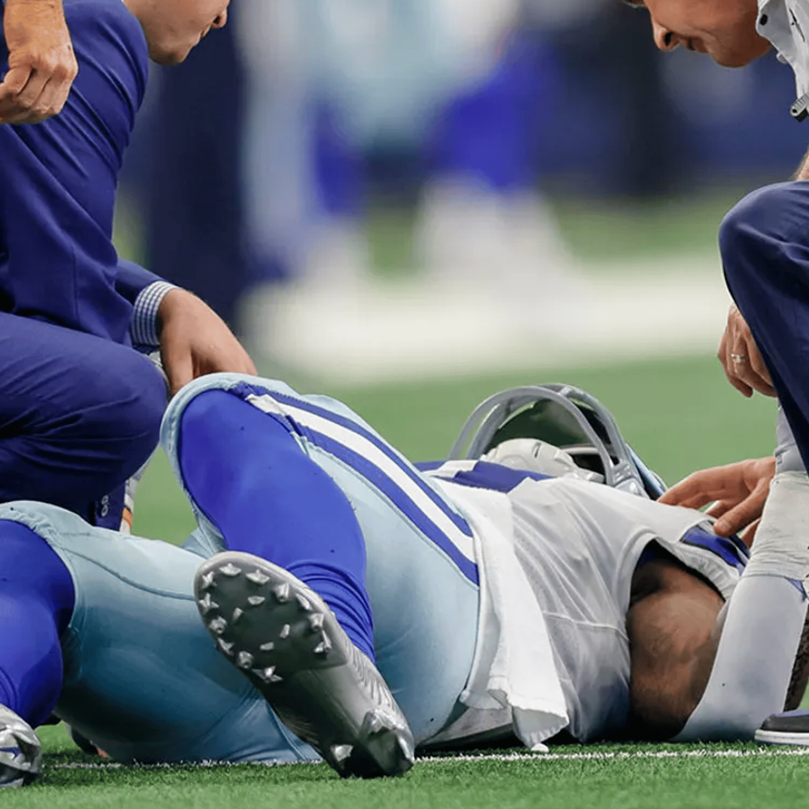 Negative update released on Ezekiel Elliott's health 