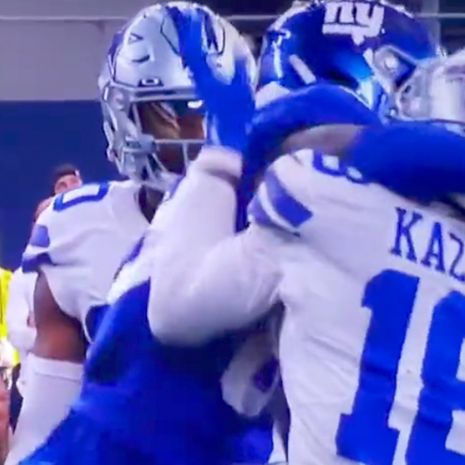 Giants WR Kadarius Toney thrown out for punching Cowboys S Damontae Kazee! 