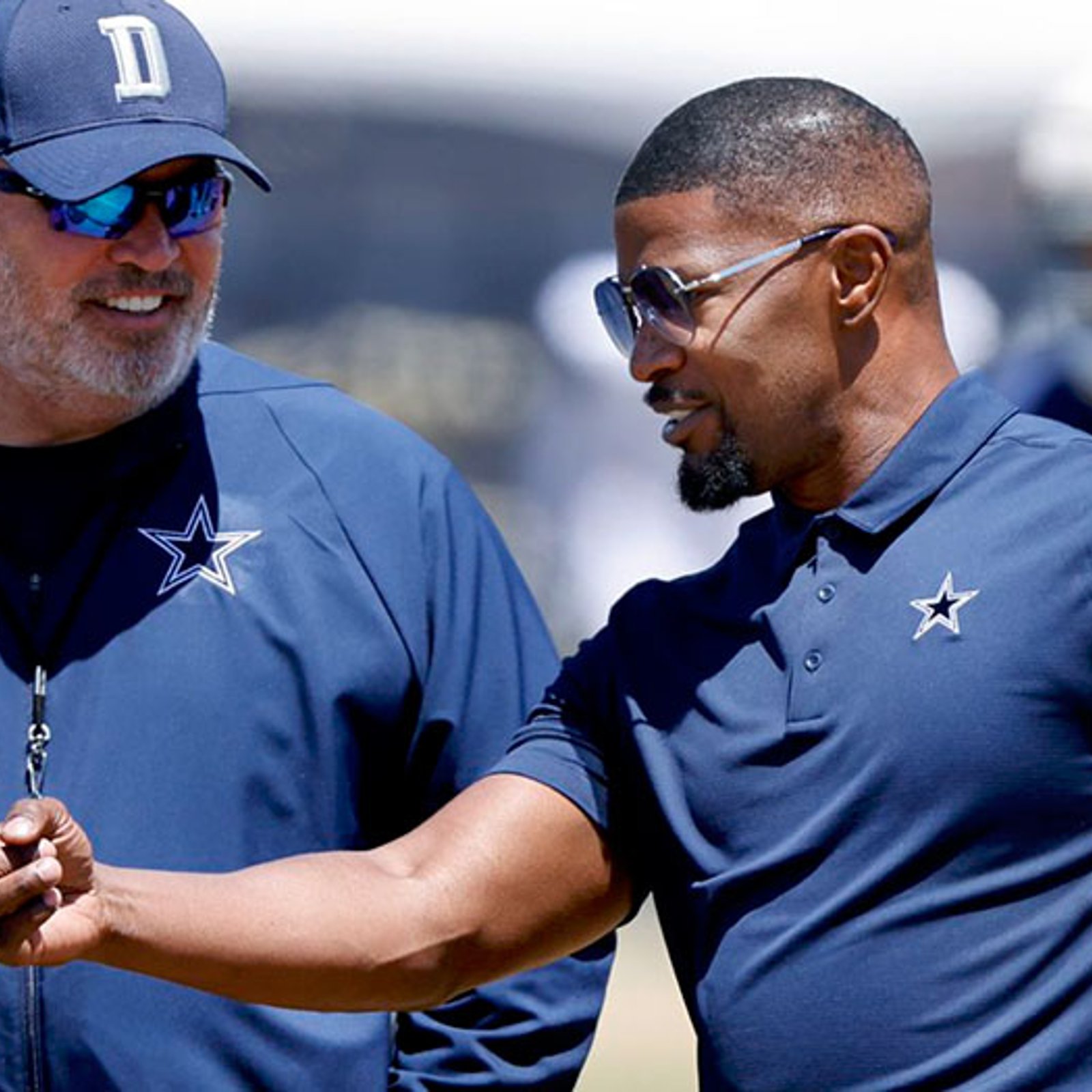 Jamie Foxx sounds off on Dallas Cowboys! 