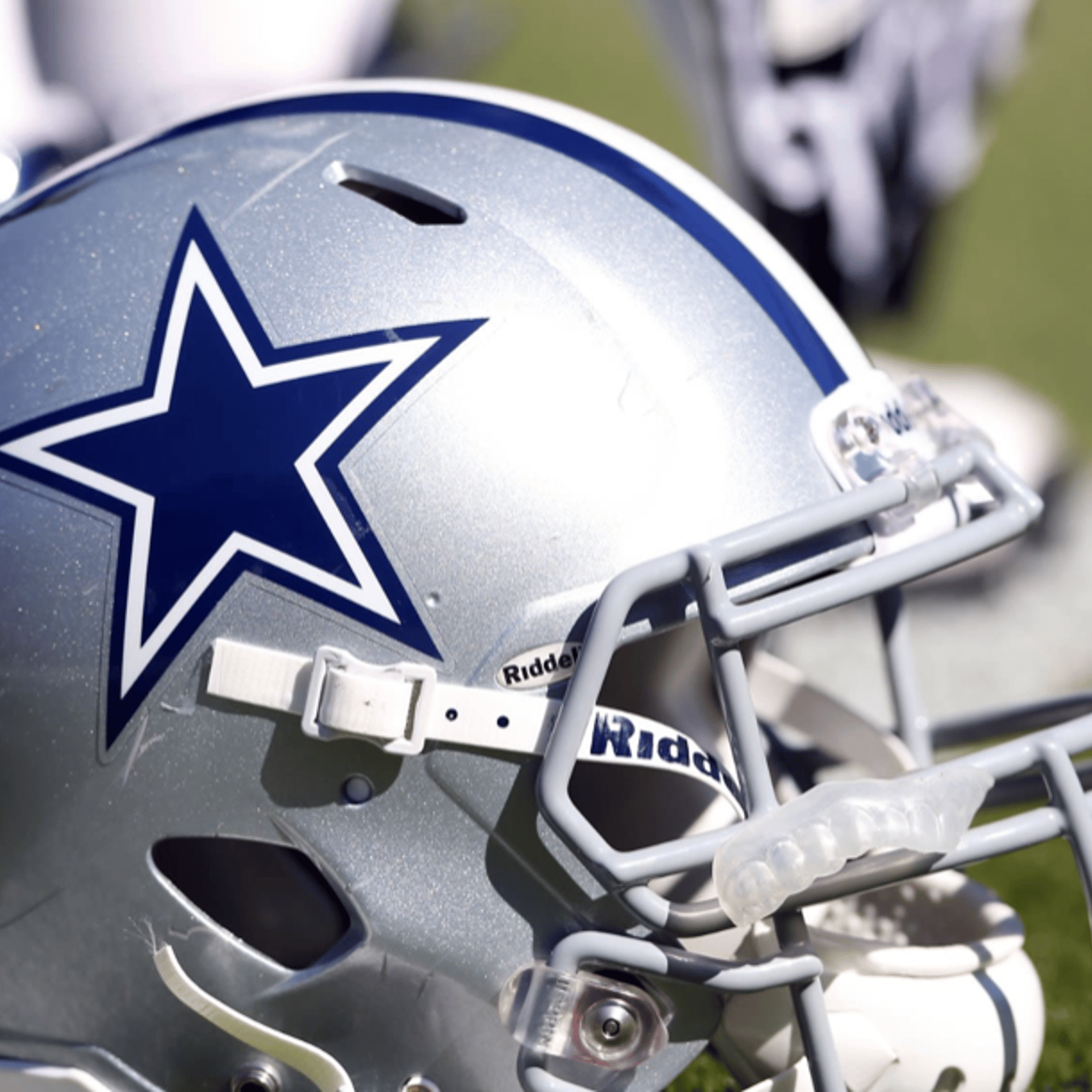 Dallas Cowboys ditch former 1st round pick! 