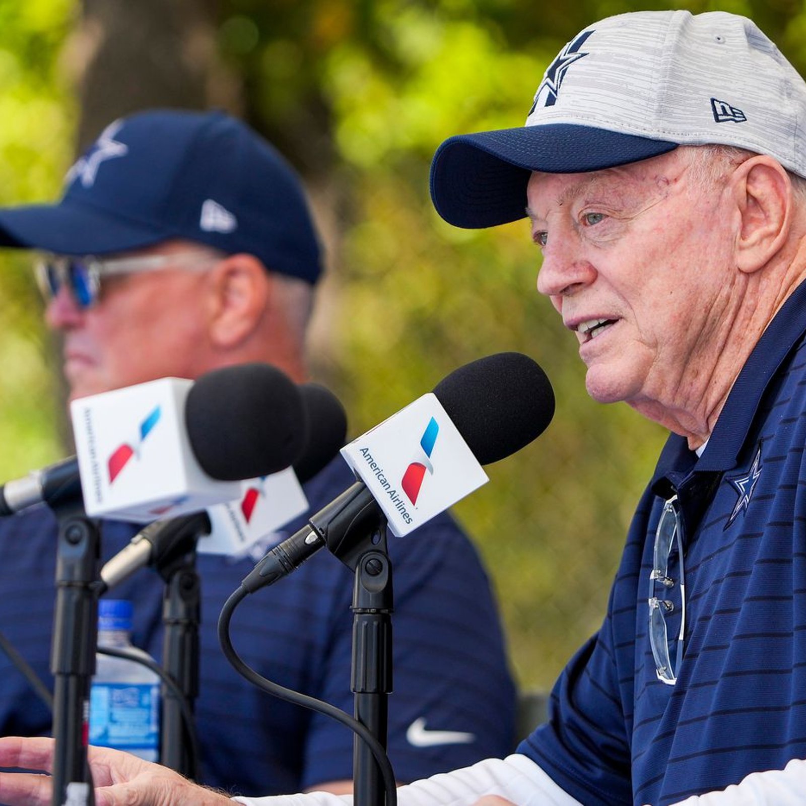Jerry Jones fires back at fans who want him to sell Cowboys 