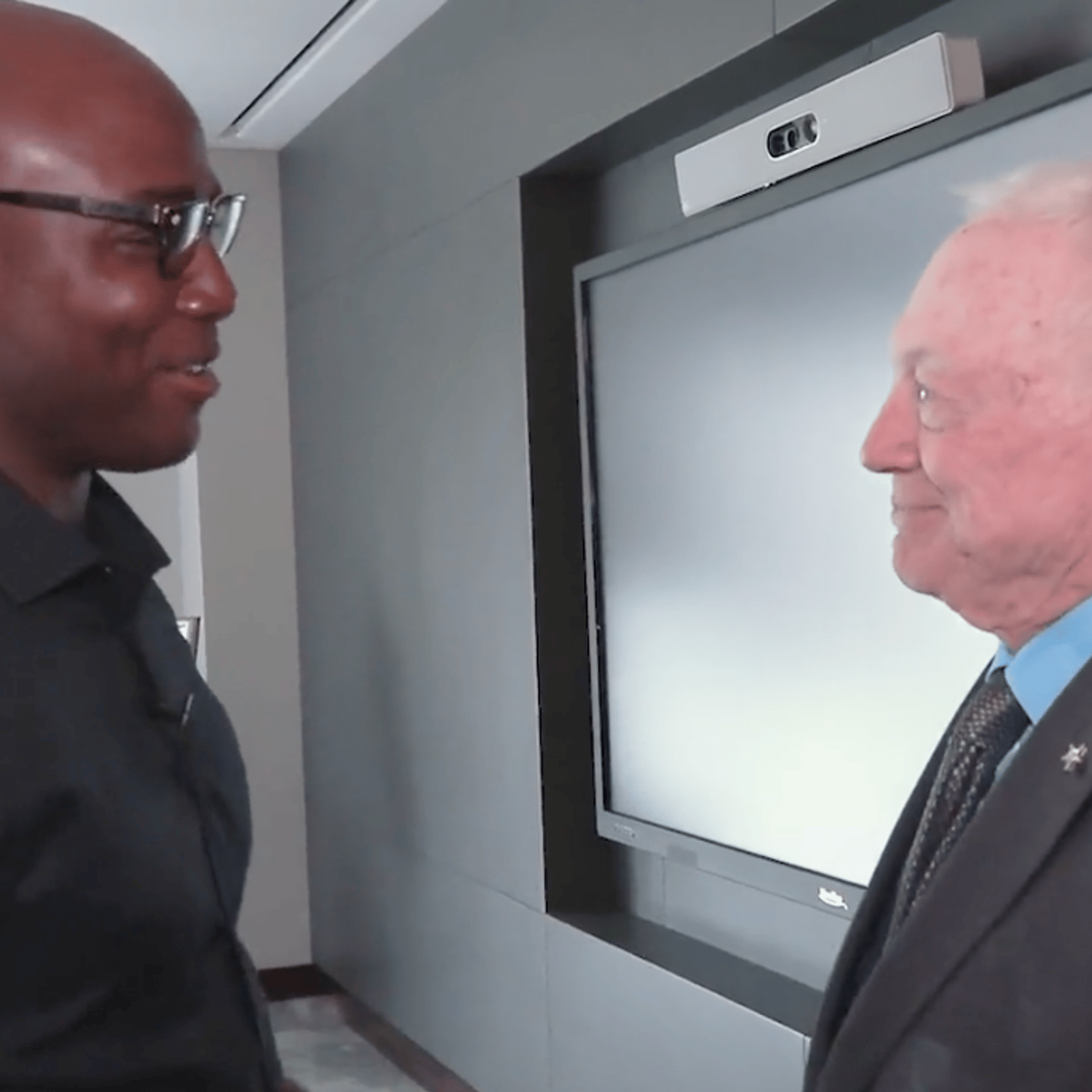 Jerry Jones announces touching tribute for DeMarcus Ware 