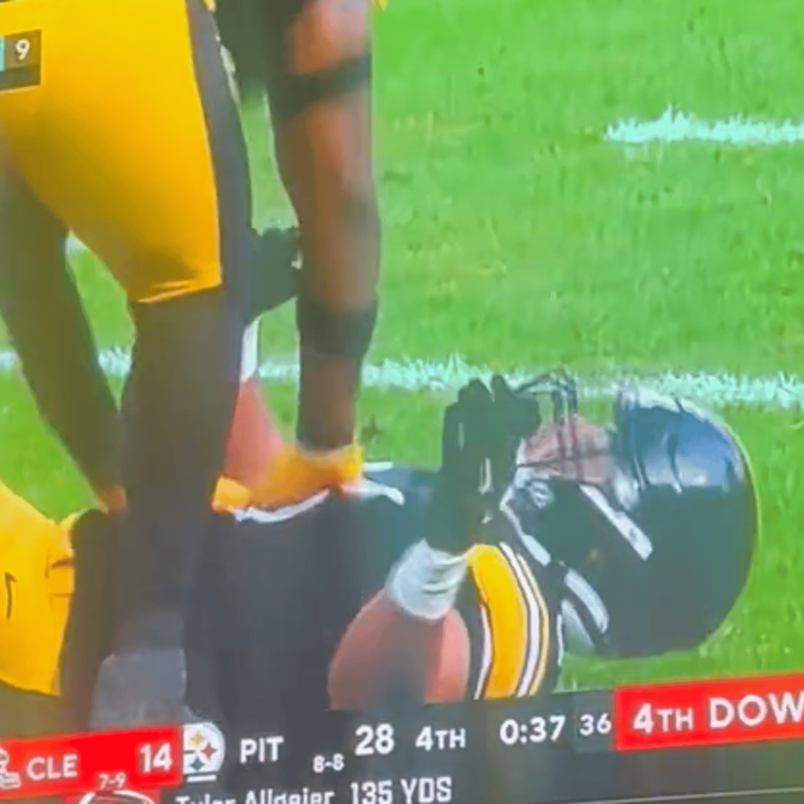 Steelers' Alex Highsmith trends for CPR style celebration