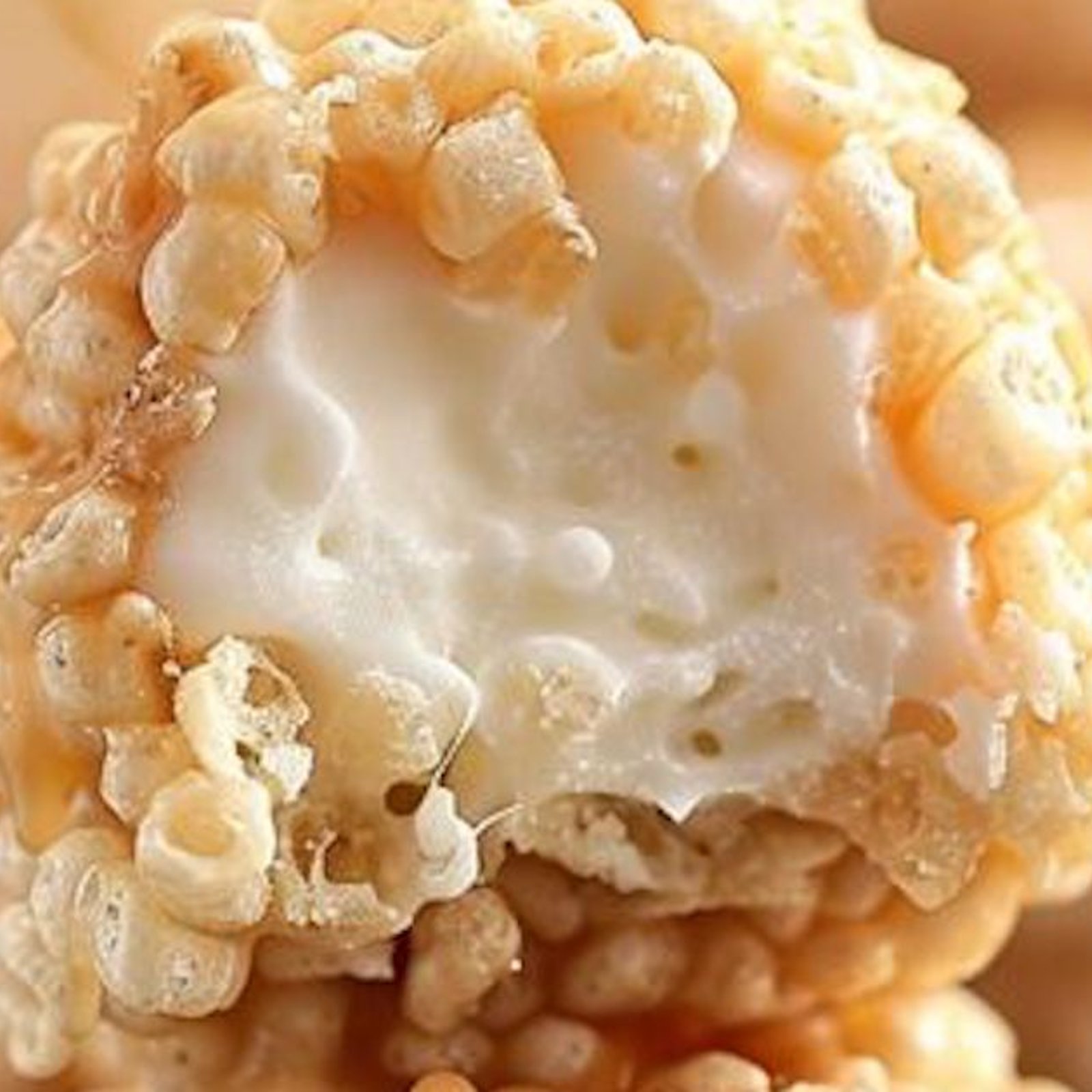 On cuisine avec les enfants! Des boules de riz guimauve et caramel 