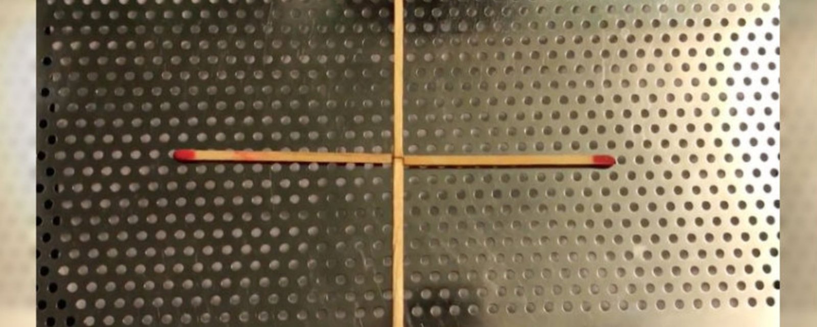 En ne déplaçant qu’une seule allumette, pouvez-vous former un carré avec ces 4 allumettes?