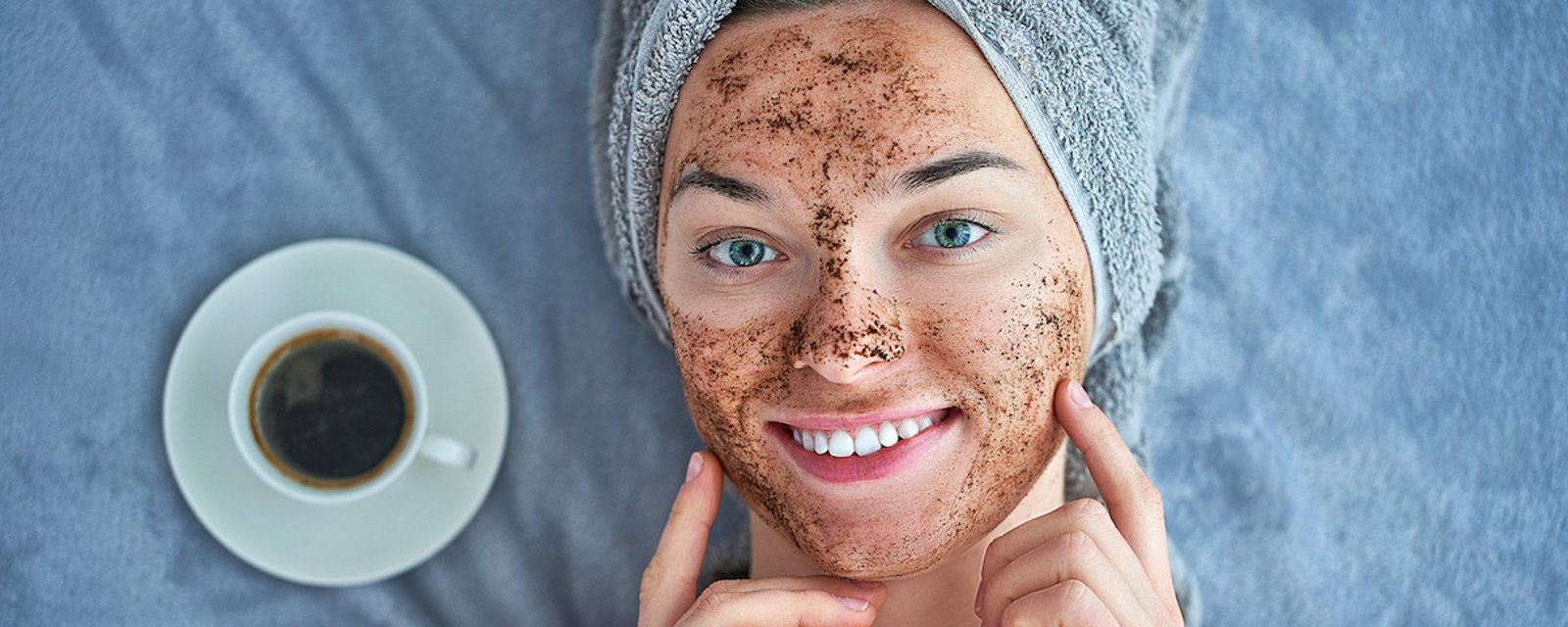 7 trucs beauté pour la peau et les cheveux à base de café, pour prendre soin de soi malgré la quarantaine