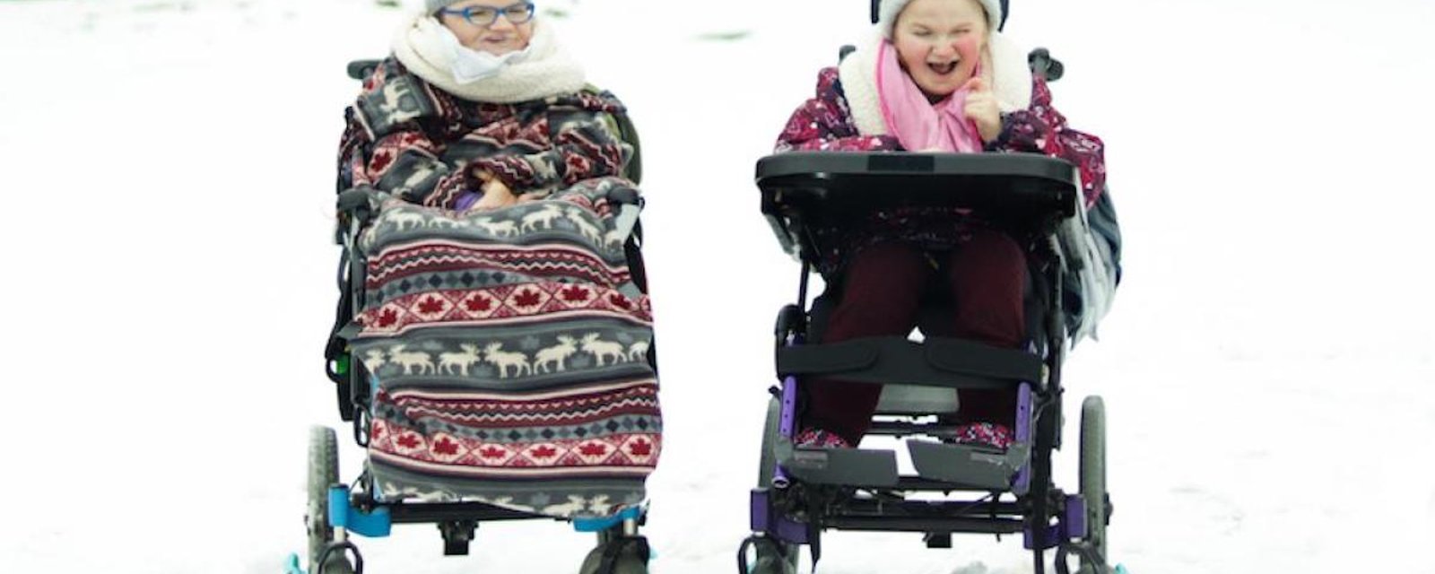 Cet accessoire peut permettre aux personnes en fauteuil roulant de mieux se déplacer sur la neige