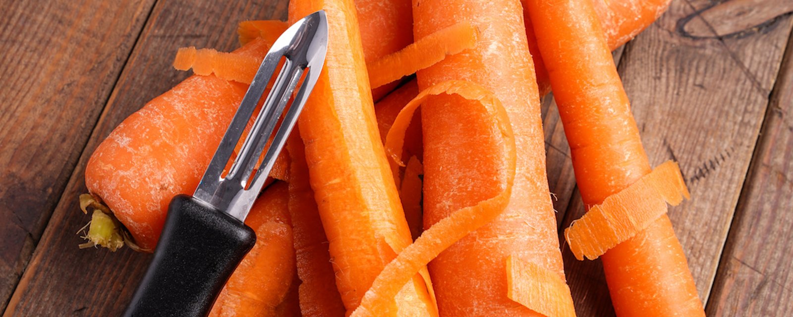 Faut-il éplucher les carottes avant de les cuisiner ou de les manger?