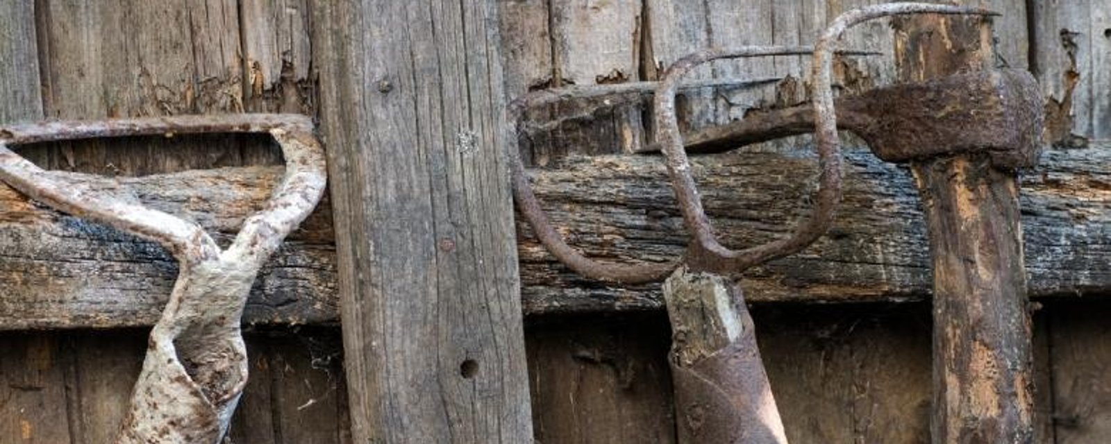 Donnez un LOOK VIEILLOT à n'importe quelle pièce de bois grâce à cette méthode presque instantanée !