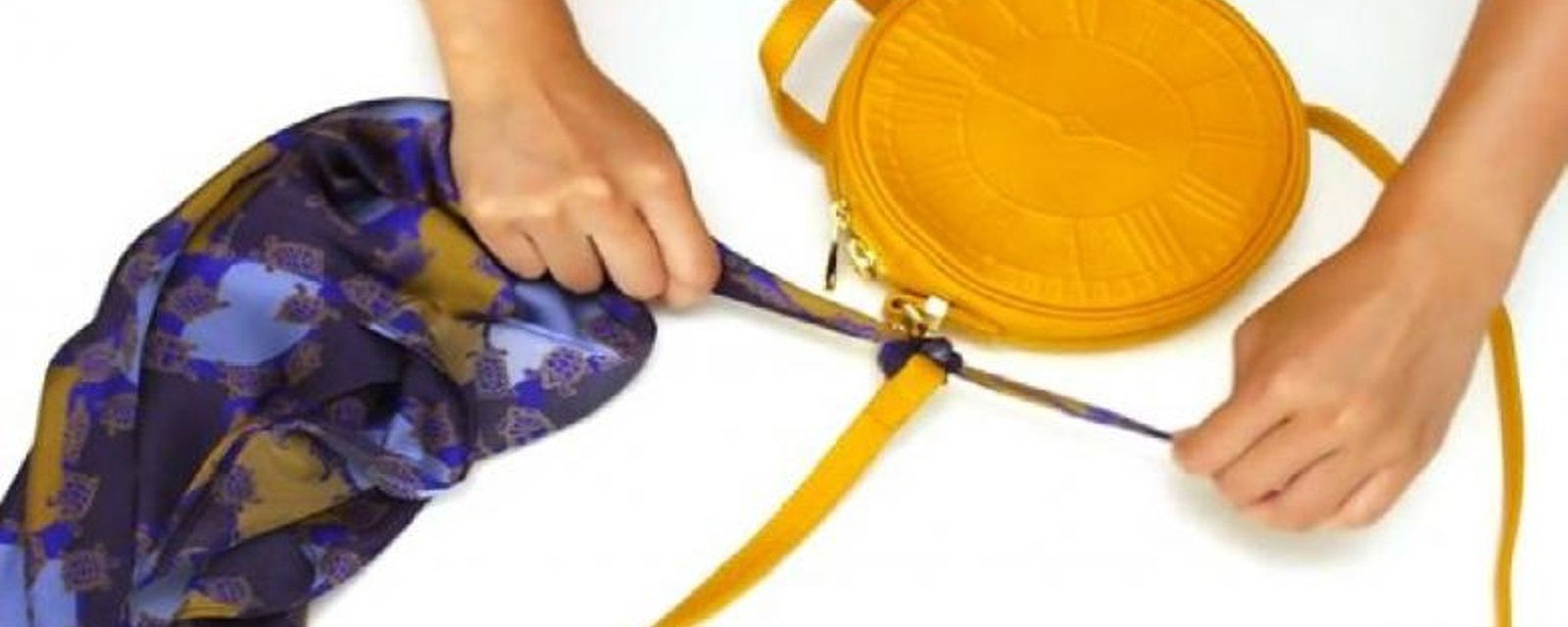 Astuce mode : Comment raccourcir la courroie d'un sac à main sans faire de noeud ! (album)