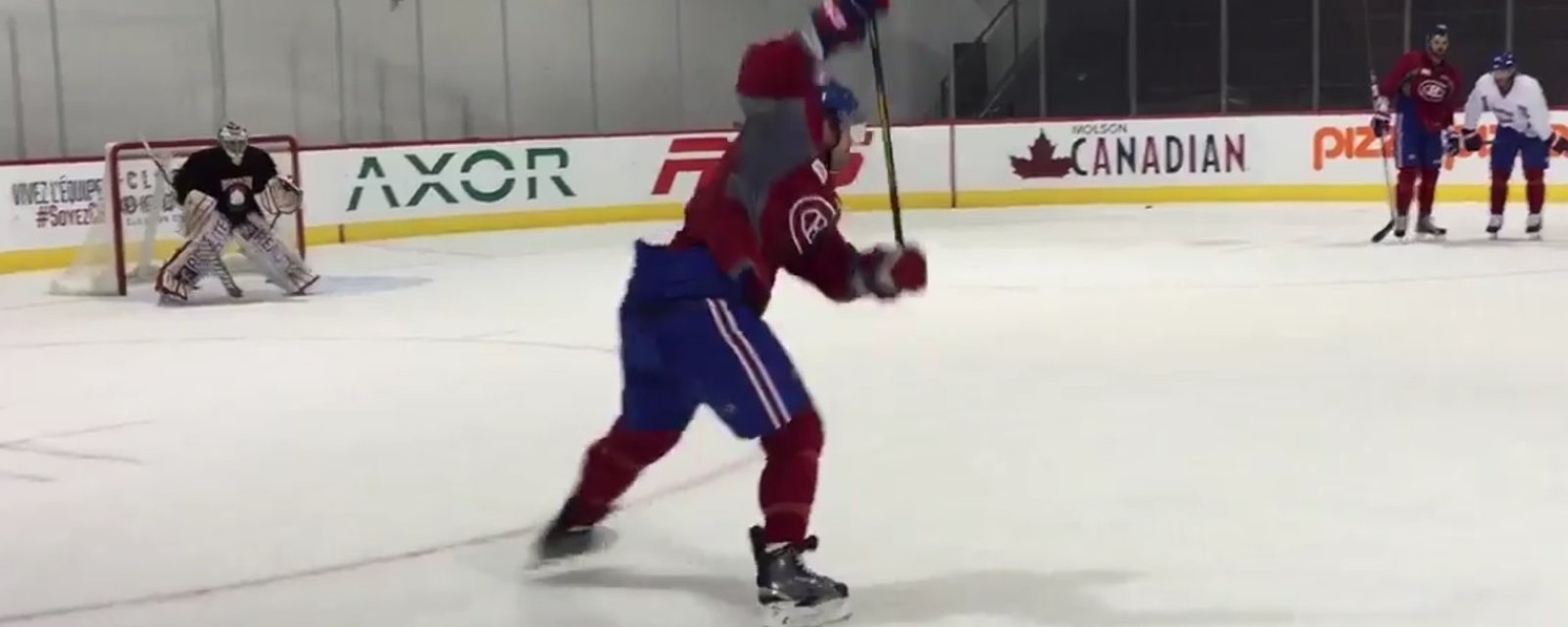 Shea Weber nous fait une démonstration de son slap shot!