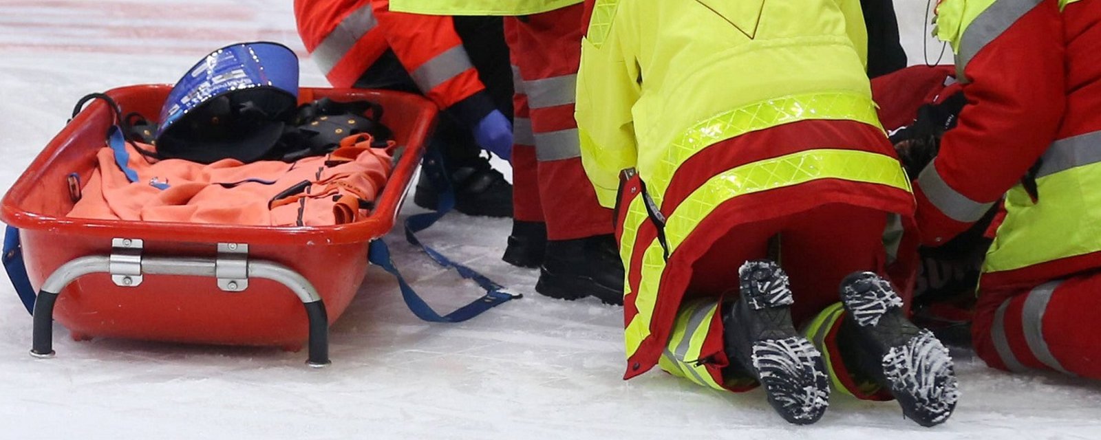 Un célèbre acteur meurt d'une crise cardiaque en jouant au hockey avec son fils