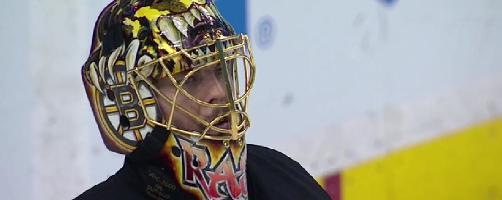 Tuukka Rask triche pendant un match!