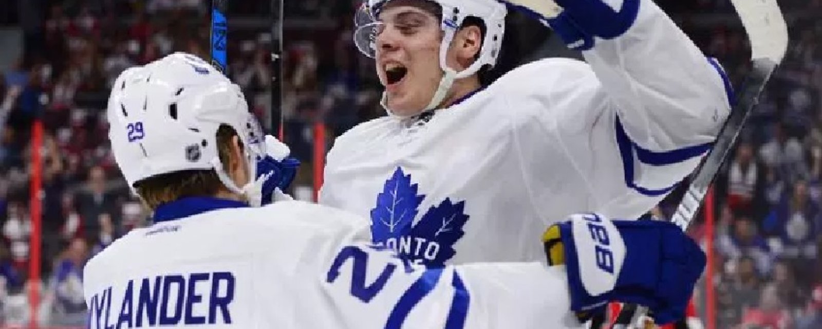 Auston Matthews trouve une façon folle pour créer un but!