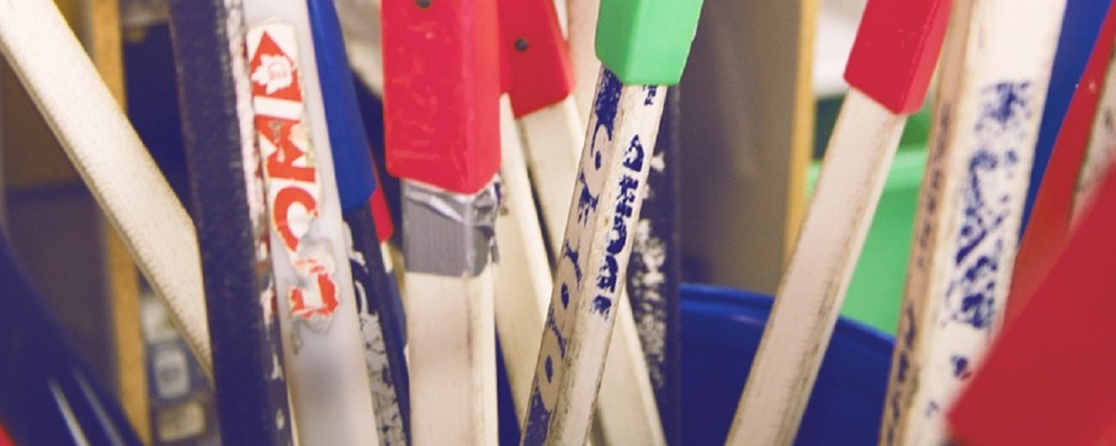 Une partie de hockey cosom qui dégénère totalement!