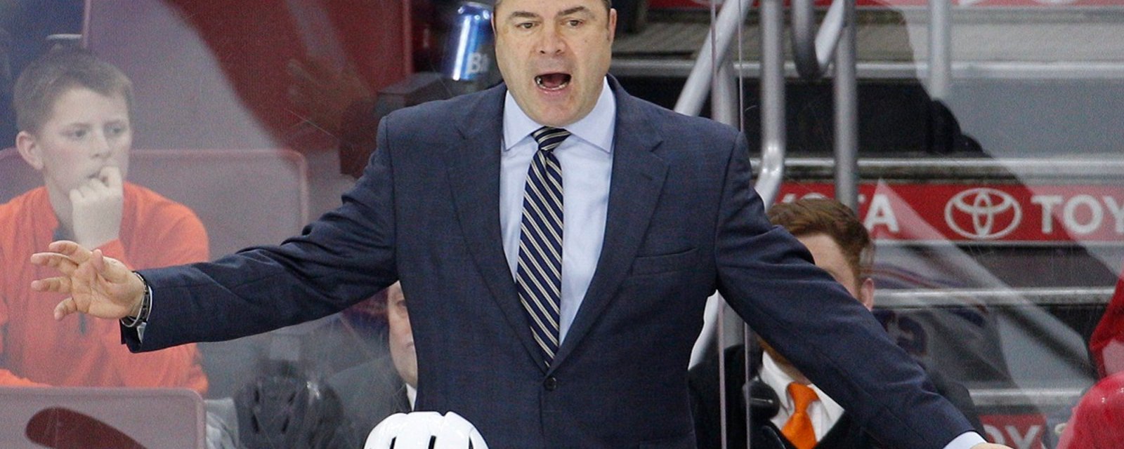 Alain Vigneault critique un des buts du Canadien d'hier.