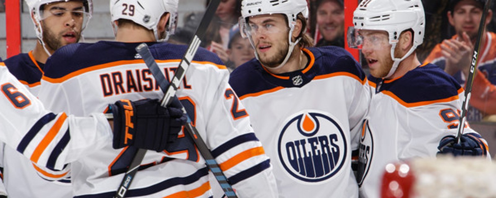 Les Oilers ont suspendu un de leurs attaquants pour un geste inacceptable!