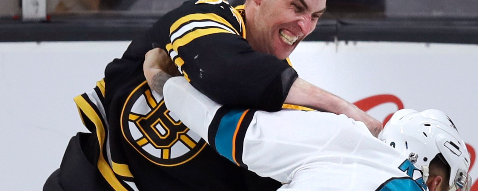 Evander Kane saute sur Zdeno Chara puis voit sa vie défiler sous ses yeux!