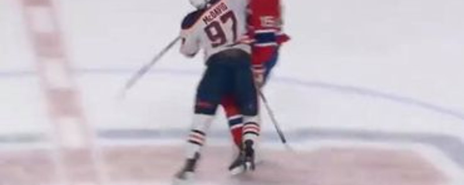 Connor McDavid assène un coup très douteux à Jesperi Kotkaniemi (VIDÉO)