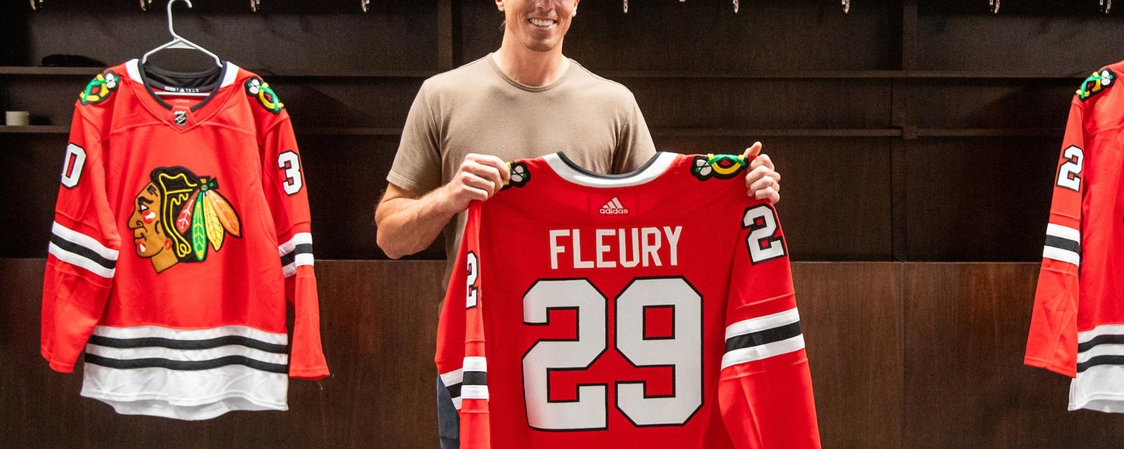 Marc-André Fleury dévoile son nouvel équipement des Blackhawks 