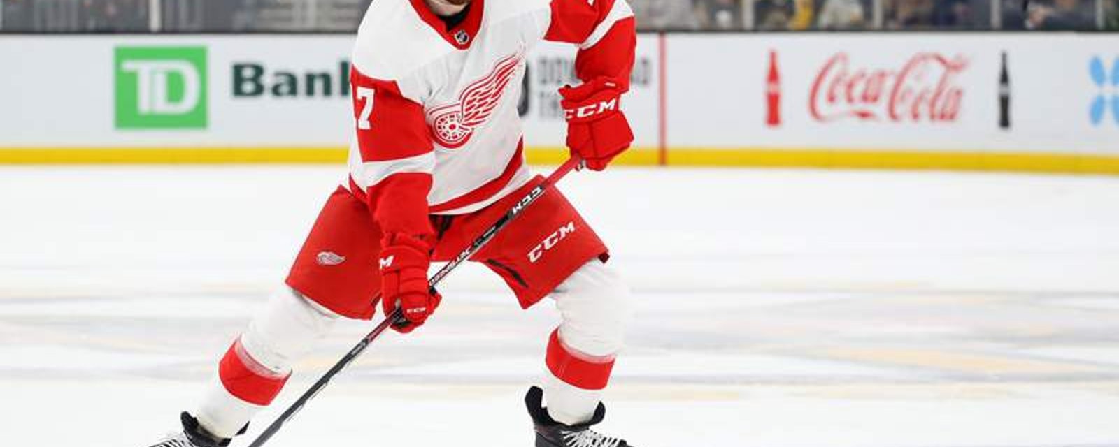 Filip Hronek défenseur #1 des Red Wings de Détroit laissé de côté pour un deuxième match de suite