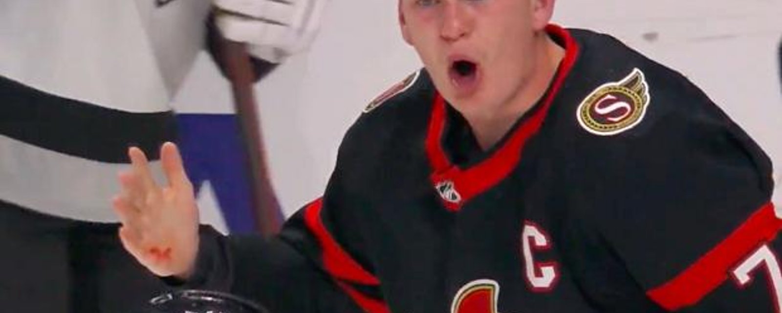 Brady Tkachuk y va d'un commentaire haineux à l'endroit de Brendan Lemieux 