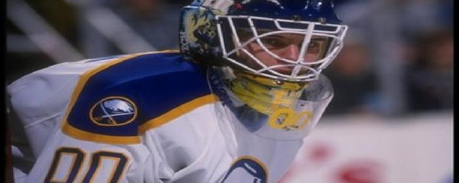 La LNH a interdit à Martin Biron de porter le numéro 00!