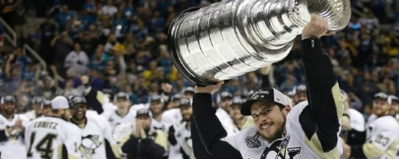 Les Penguins ont brisé la Coupe Stanley!