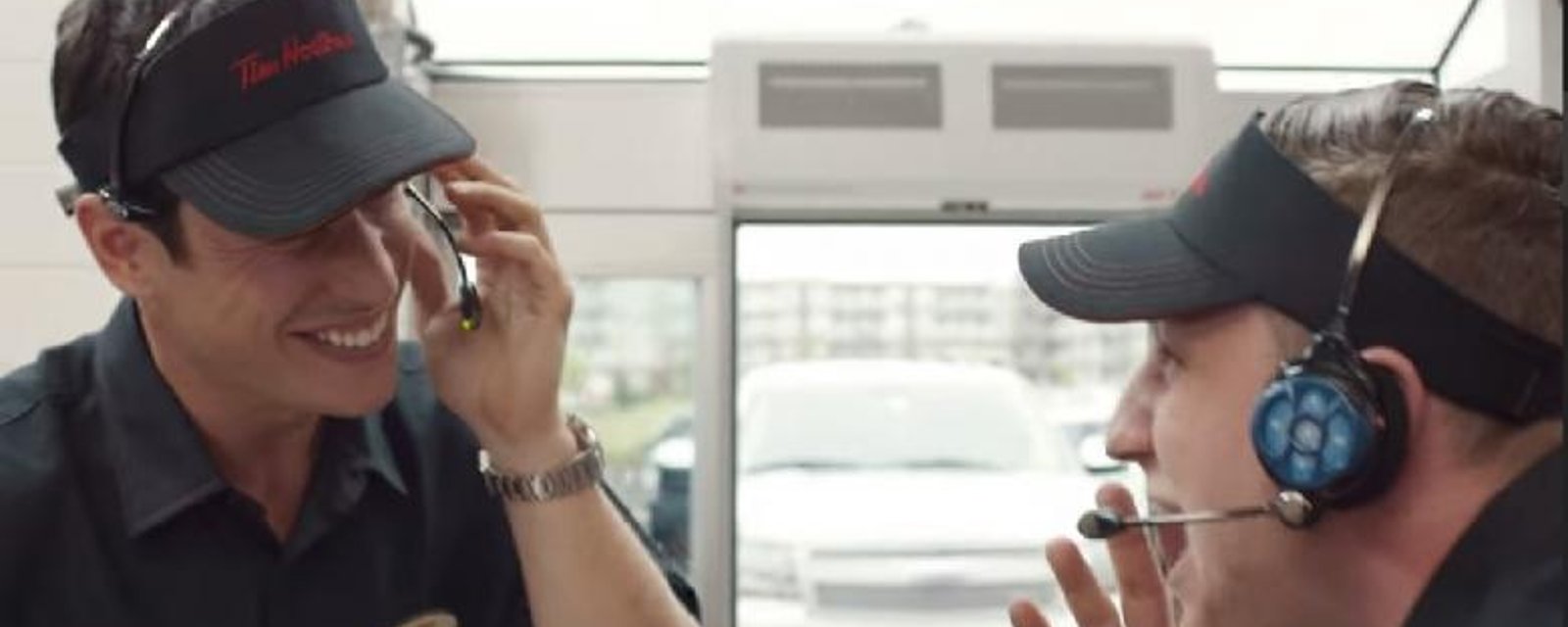 Nouvelle pub de Tim Horton's avec Crosby et MacKinnon!