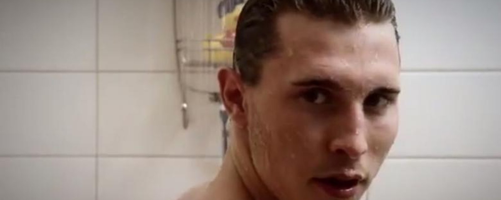 Un partisan se retrouve sous la douche avec Brendan Gallagher!
