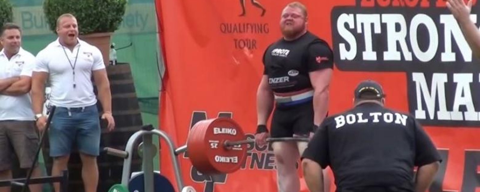 VIDÉO: Benedikt Magnusson établit un nouveau record du monde de deadlift!